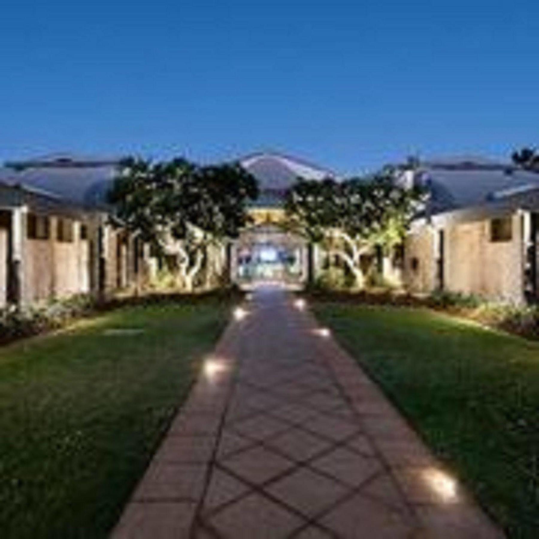 ברום Mangrove Hotel מראה חיצוני תמונה